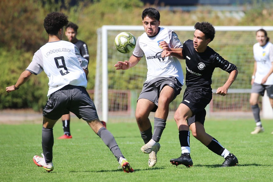 1. FC Mönchengladbach U18 vs. PSV Mönchengladbach (2022/23)_18