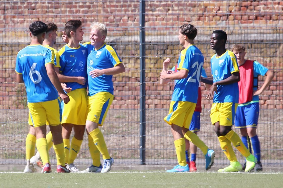 1. FC Mönchengladbach U19 vs. Kevelaerer SV (2022/23)_18