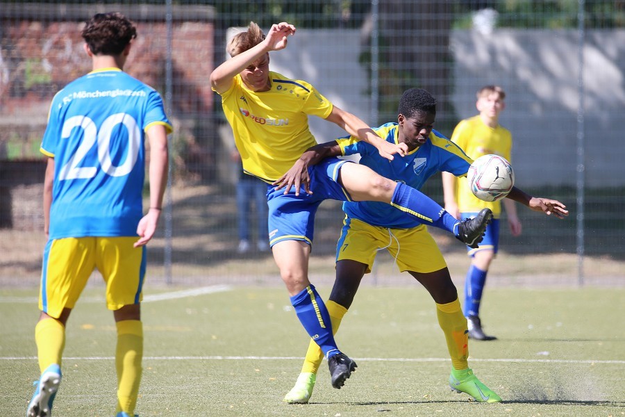 1. FC Mönchengladbach U19 vs. Kevelaerer SV (2022/23)_7