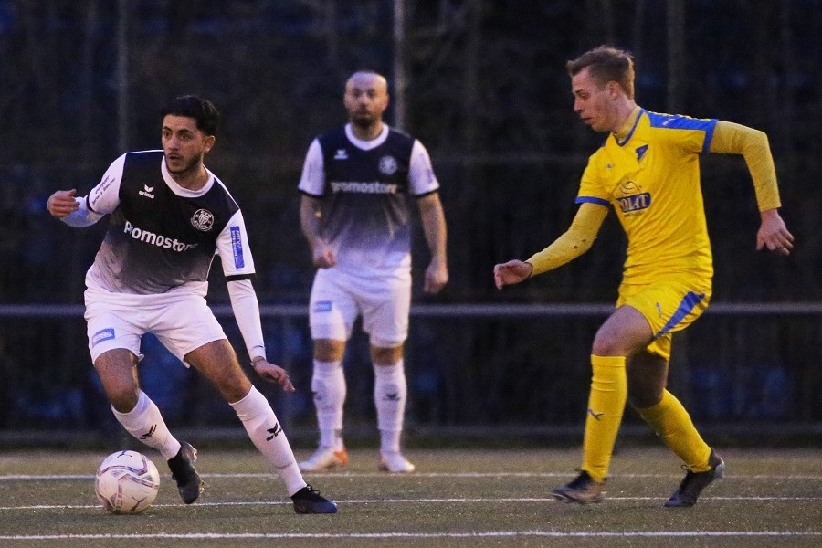 1. FC Mönchengladbach vs. ETB SW Essen (2021/22)_3