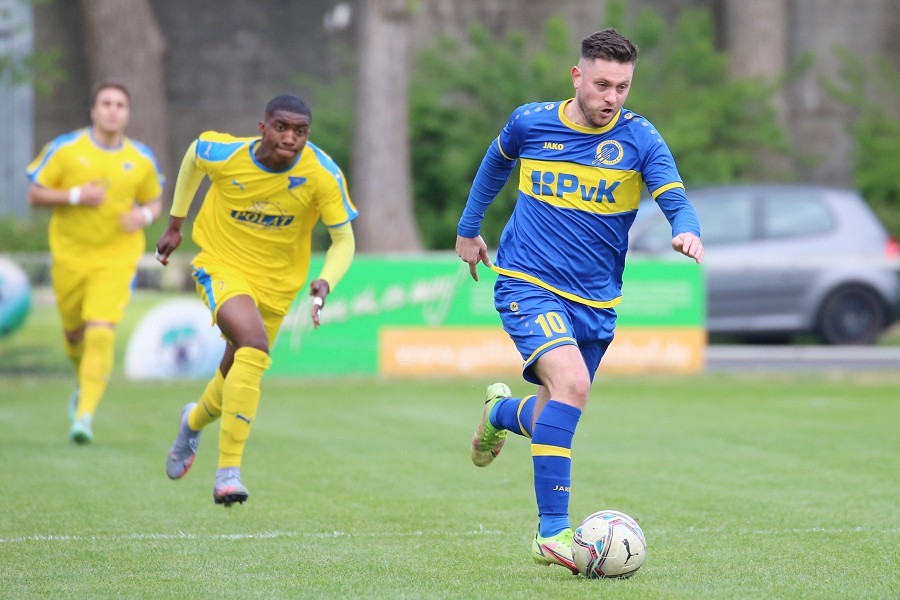 1. FC Mönchengladbach vs. SC Union Nettetal (2021/22)_14