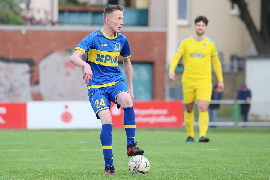 1. FC Mönchengladbach vs. SC Union Nettetal (2021/22)_26