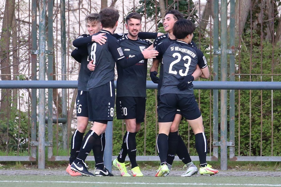 1. FC Mönchengladbach vs. SF Niederwenigern (2021/22)_24