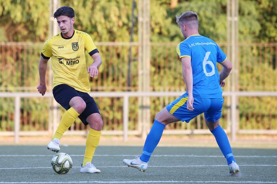 1. FC Mönchengladbach vs. Sportfreunde Hamborn 07 (2022/23)_10