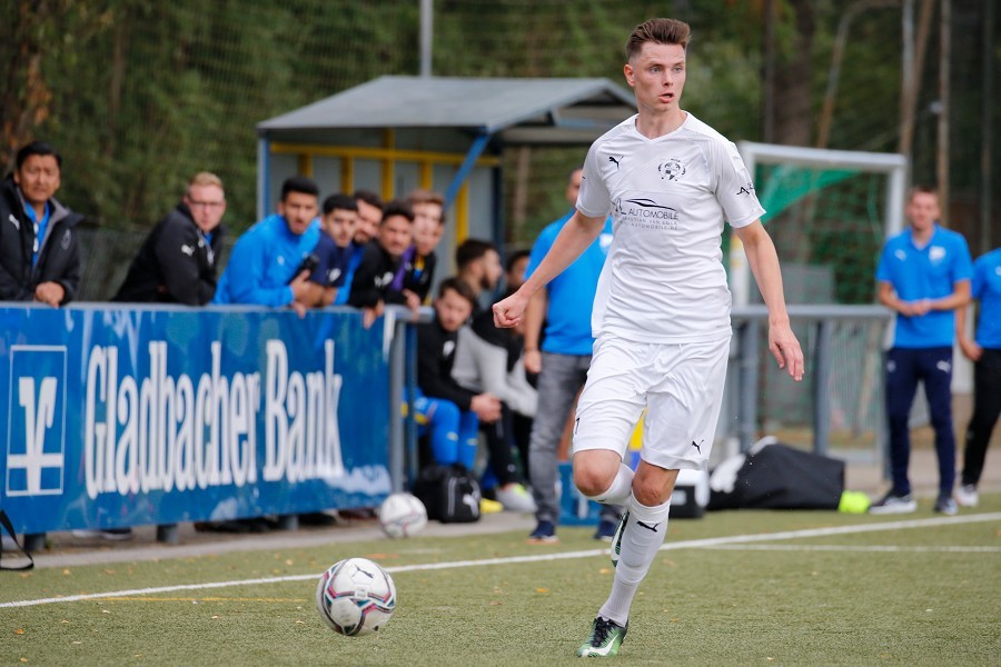 1. FC Mönchengladbach vs. VfB 03 Hilden (2020/21)_6