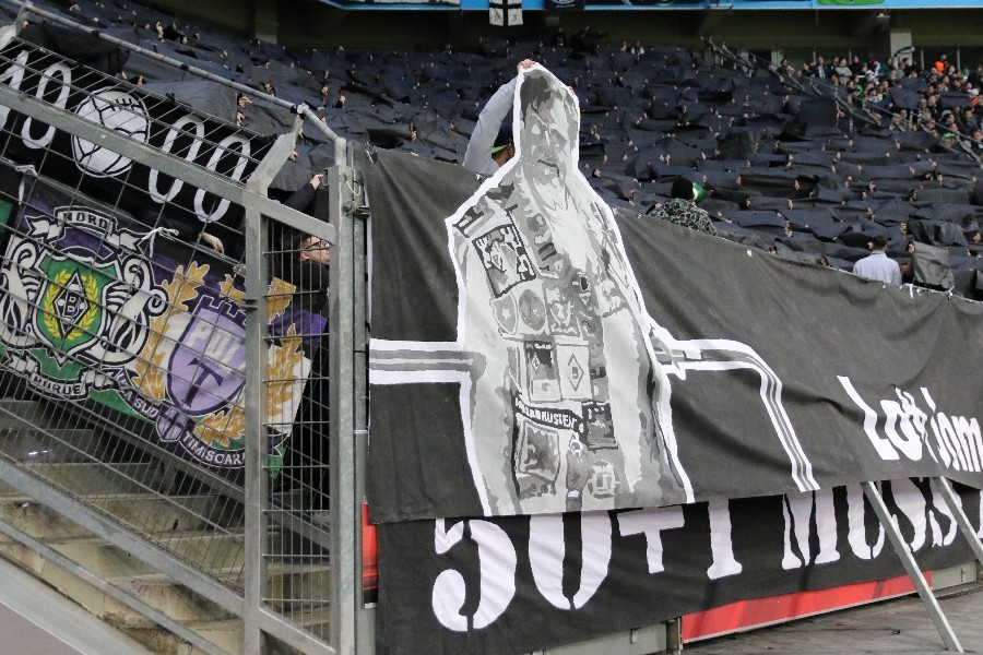 Bayer 04 Leverkusen- Borussia Mönchengladbach (2017/18)_9