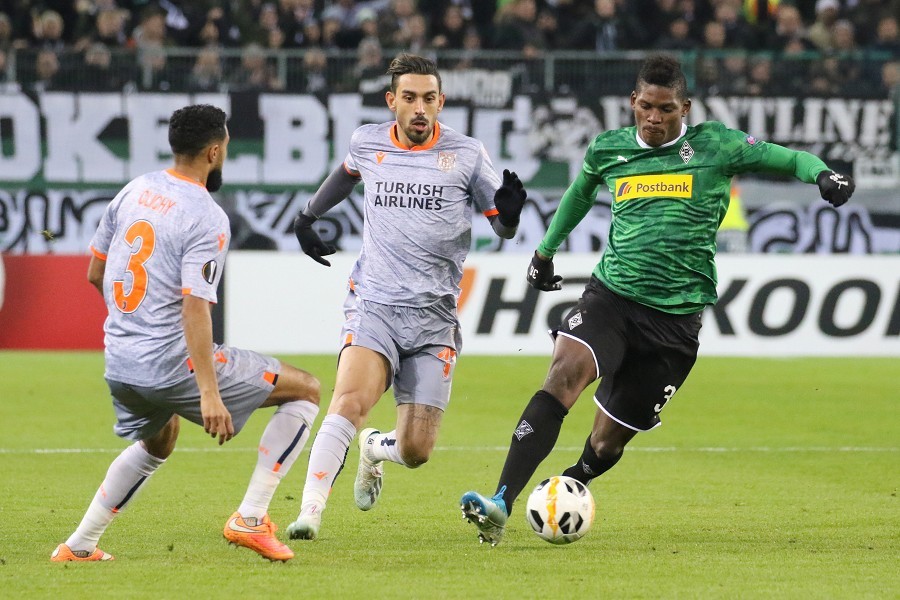 Borussia Mönchengladbach- Istanbul Basaksehir (2019/20)_11