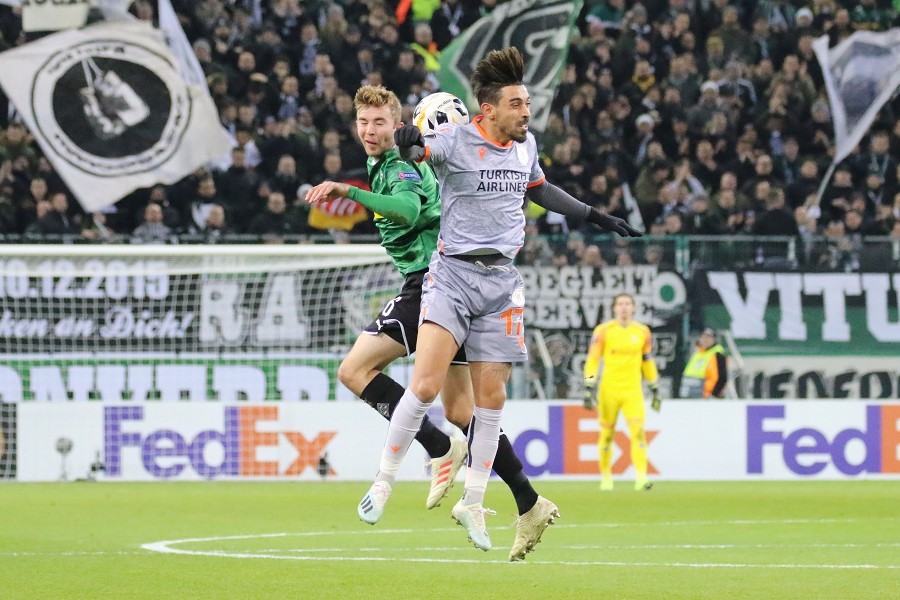 Borussia Mönchengladbach- Istanbul Basaksehir (2019/20)_12