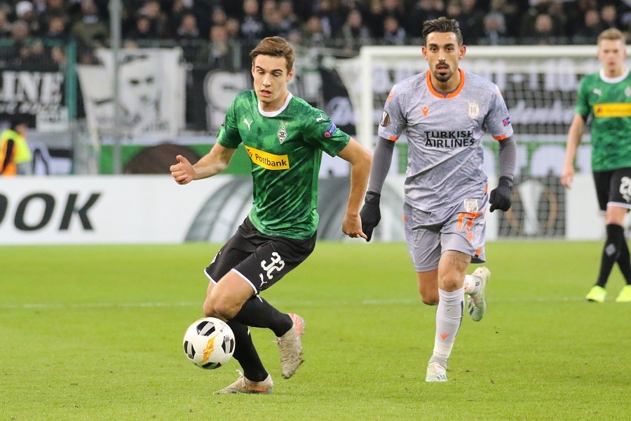 Borussia Mönchengladbach- Istanbul Basaksehir (2019/20)_13