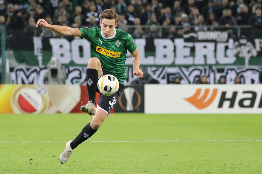 Borussia Mönchengladbach- Istanbul Basaksehir (2019/20)_16