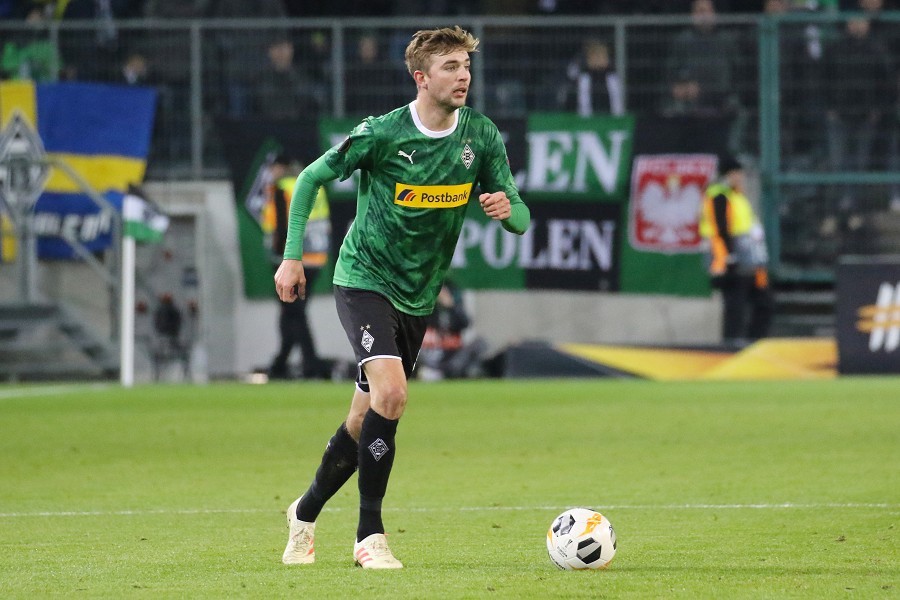 Borussia Mönchengladbach- Istanbul Basaksehir (2019/20)_17