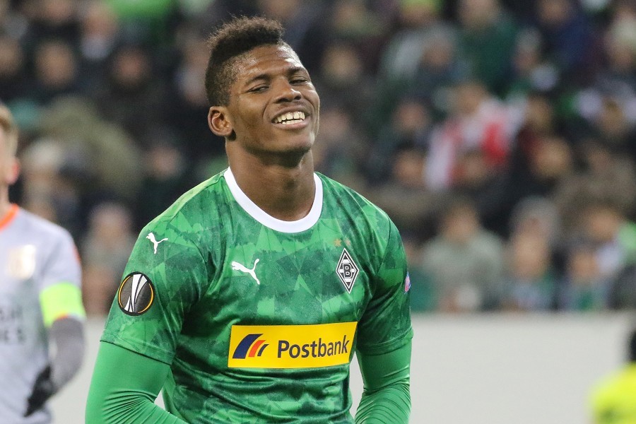 Borussia Mönchengladbach- Istanbul Basaksehir (2019/20)_19
