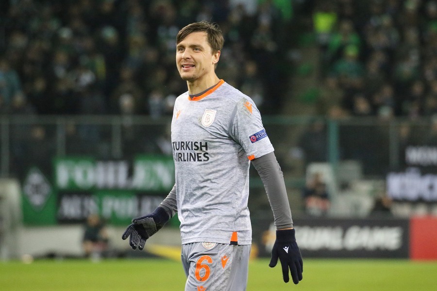 Borussia Mönchengladbach- Istanbul Basaksehir (2019/20)_21