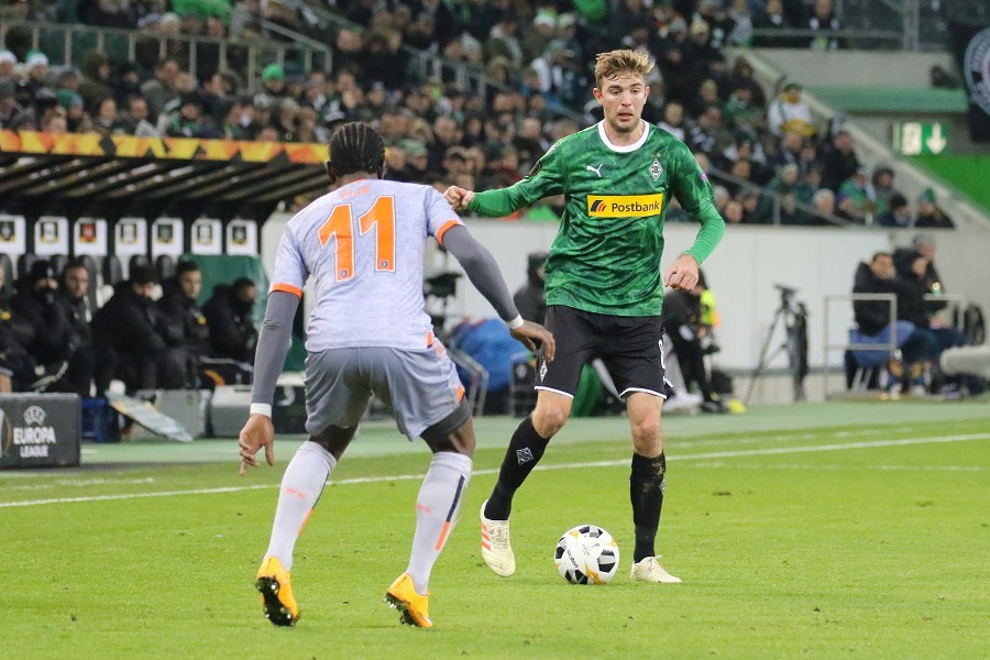 Borussia Mönchengladbach- Istanbul Basaksehir (2019/20)_22