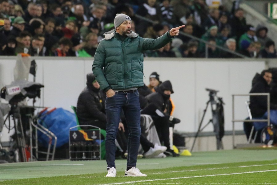 Borussia Mönchengladbach- Istanbul Basaksehir (2019/20)_24