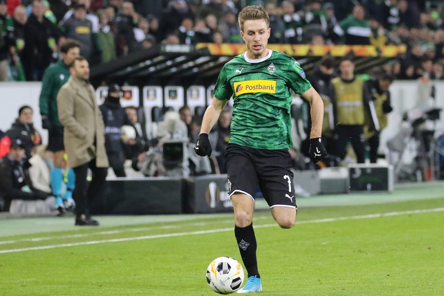 Borussia Mönchengladbach- Istanbul Basaksehir (2019/20)_25