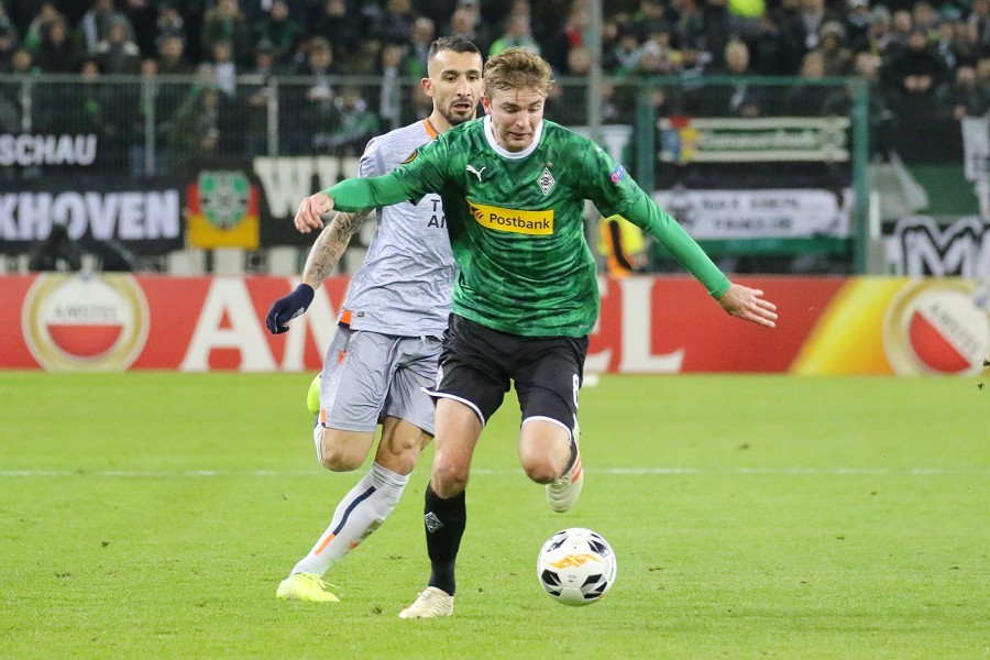 Borussia Mönchengladbach- Istanbul Basaksehir (2019/20)_28
