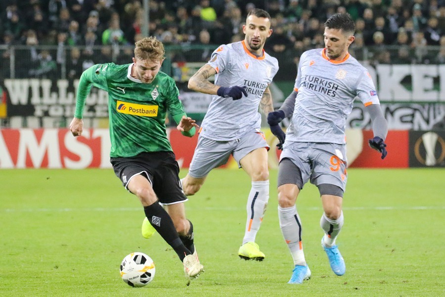 Borussia Mönchengladbach- Istanbul Basaksehir (2019/20)_29