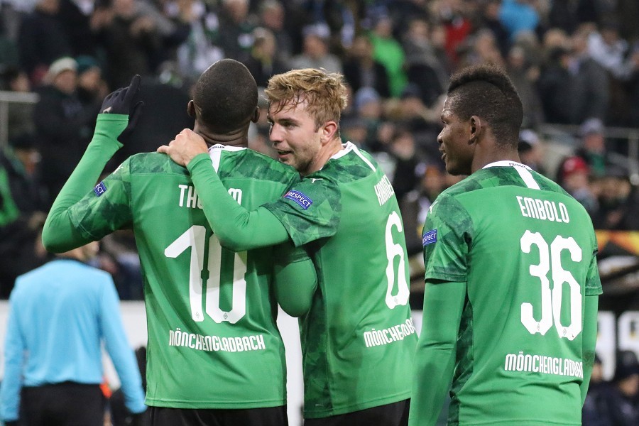 Borussia Mönchengladbach- Istanbul Basaksehir (2019/20)_31