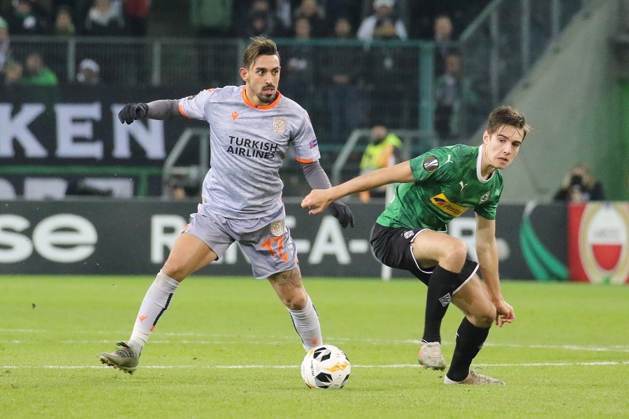 Borussia Mönchengladbach- Istanbul Basaksehir (2019/20)_36
