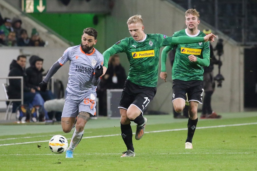 Borussia Mönchengladbach- Istanbul Basaksehir (2019/20)_38