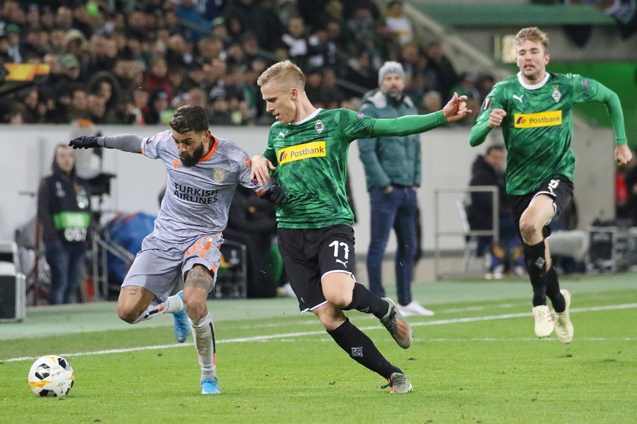 Borussia Mönchengladbach- Istanbul Basaksehir (2019/20)_39