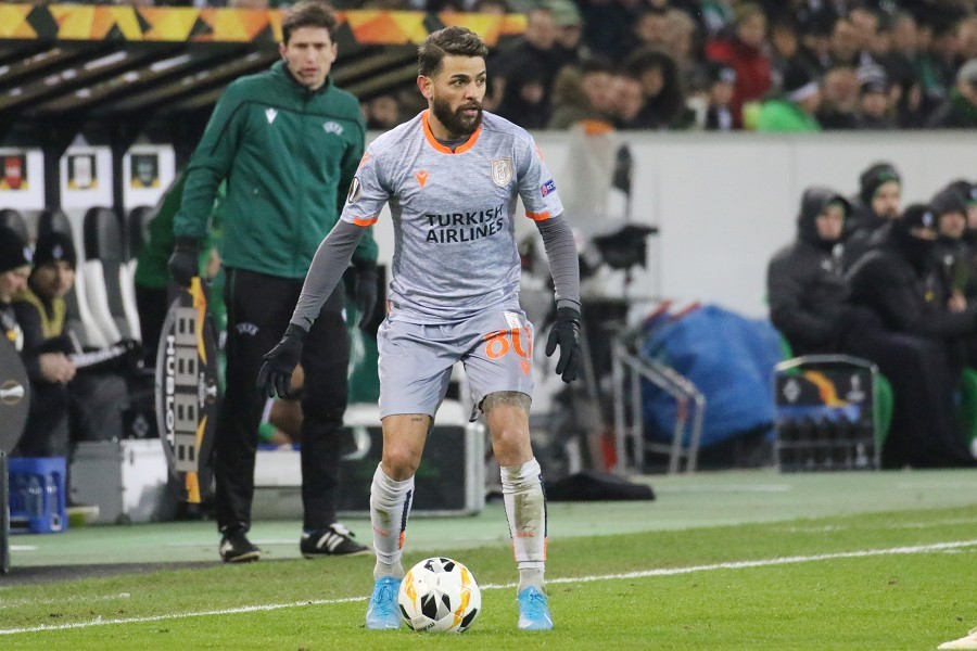 Borussia Mönchengladbach- Istanbul Basaksehir (2019/20)_42