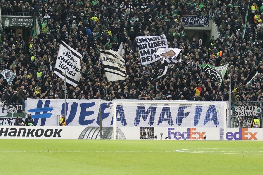 Borussia Mönchengladbach- Istanbul Basaksehir (2019/20)_44