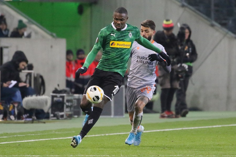 Borussia Mönchengladbach- Istanbul Basaksehir (2019/20)_45
