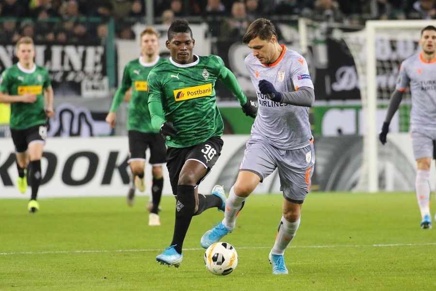 Borussia Mönchengladbach- Istanbul Basaksehir (2019/20)_8