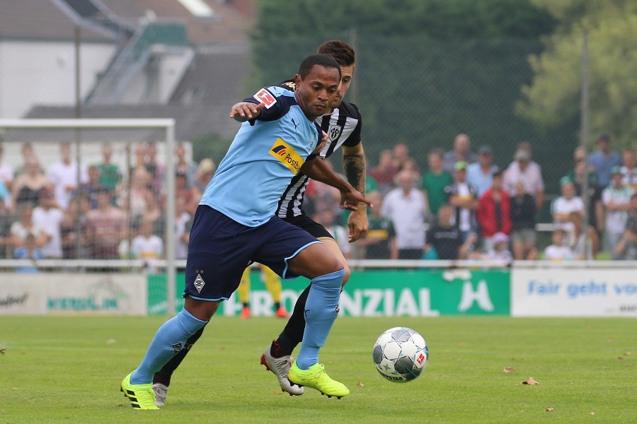 Borussia Mönchengladbach- SCO Angers (2019/20)_13