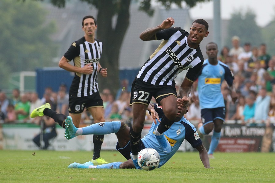 Borussia Mönchengladbach- SCO Angers (2019/20)_33