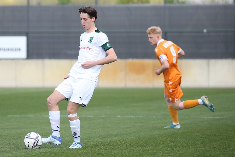 Borussia Mönchengladbach U17 vs. DSC Arminia Bielefeld U17 (2021/22)_17