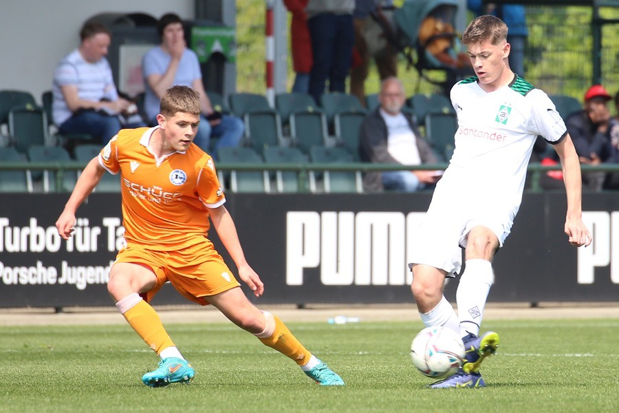 Borussia Mönchengladbach U17 vs. DSC Arminia Bielefeld U17 (2021/22)_21