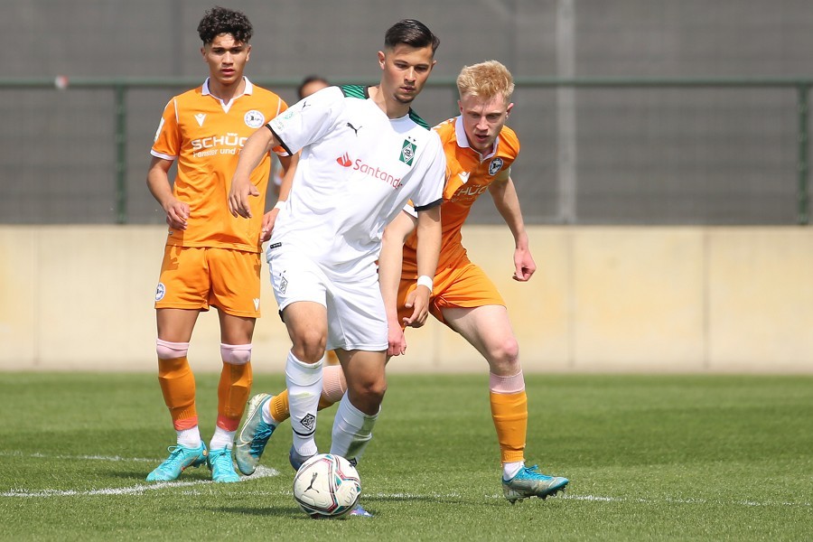 Borussia Mönchengladbach U17 vs. DSC Arminia Bielefeld U17 (2021/22)_22