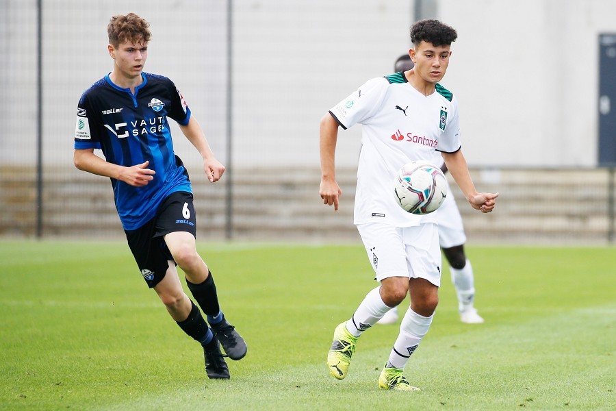 Borussia Mönchengladbach U17 vs. SC Paderborn U17 (2021/22).._11