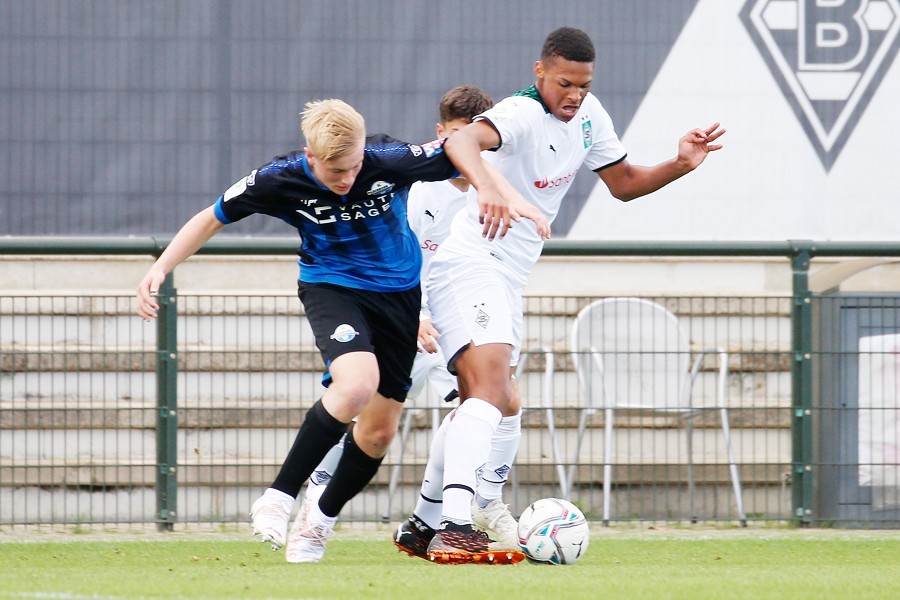 Borussia Mönchengladbach U17 vs. SC Paderborn U17 (2021/22).._12