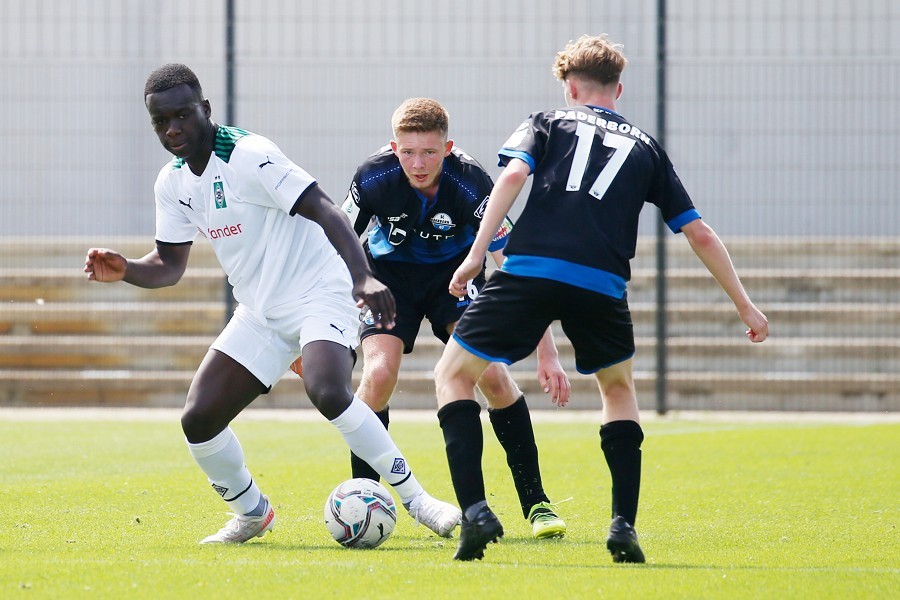 Borussia Mönchengladbach U17 vs. SC Paderborn U17 (2021/22).._19