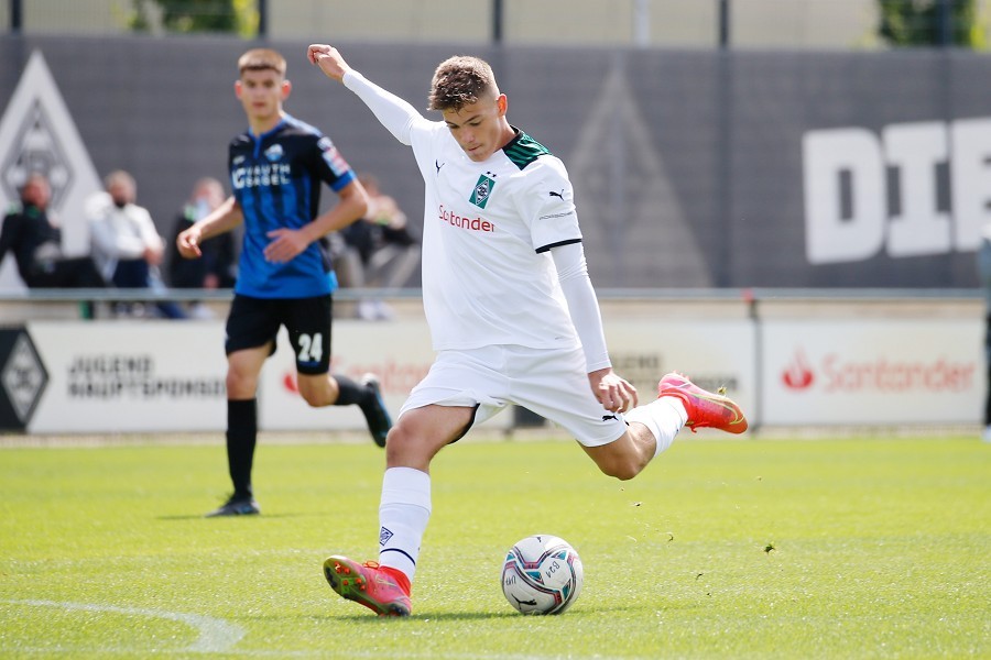 Borussia Mönchengladbach U17 vs. SC Paderborn U17 (2021/22).._24