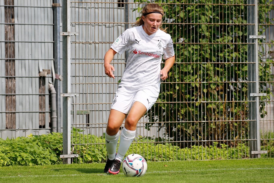 Borussia Mönchengladbach U17 vs. SSV Rhade U17 (2021/22)_11