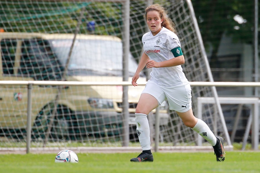 Borussia Mönchengladbach U17 vs. SSV Rhade U17 (2021/22)_35
