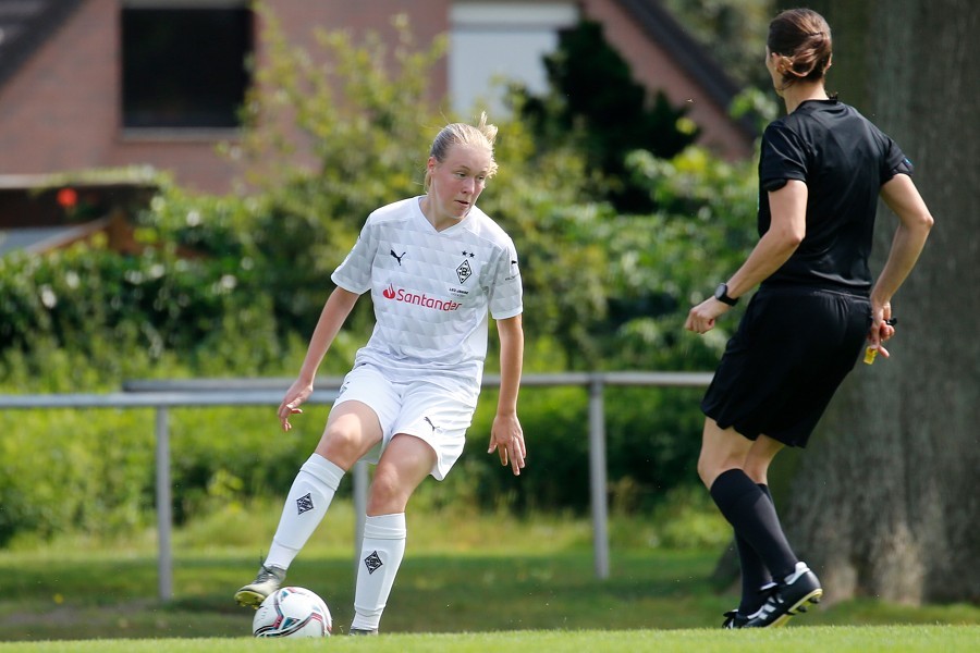 Borussia Mönchengladbach U17 vs. SSV Rhade U17 (2021/22)_9