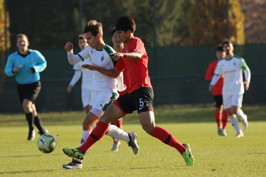 Borussia Mönchengladbach U19- National Team Korea (2018/19)_11