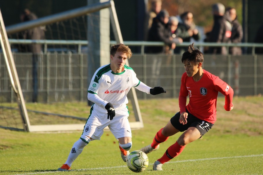 Borussia Mönchengladbach U19- National Team Korea (2018/19)_4
