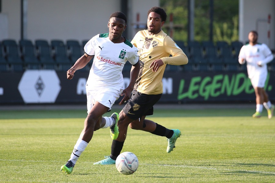 Borussia Mönchengladbach U19 vs. FC Utrecht U19 (2021/22)_32