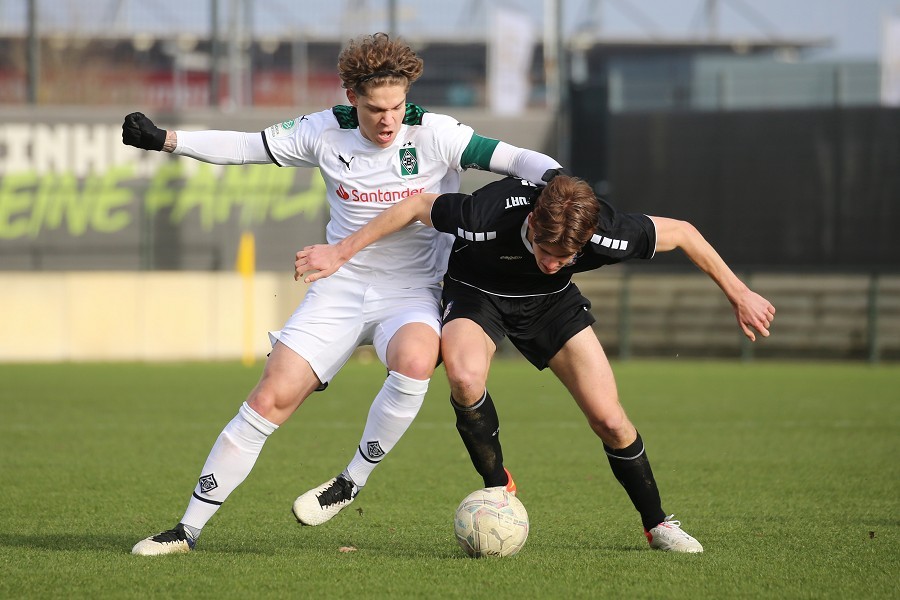Borussia Mönchengladbach U19 vs. FSV Frankfurt U19 (2021/22)_11
