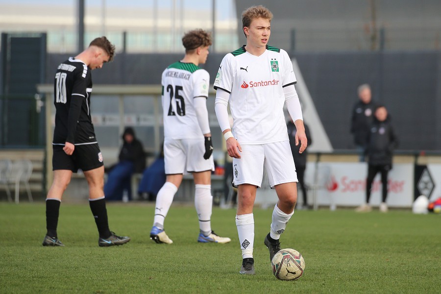 Borussia Mönchengladbach U19 vs. FSV Frankfurt U19 (2021/22)_26