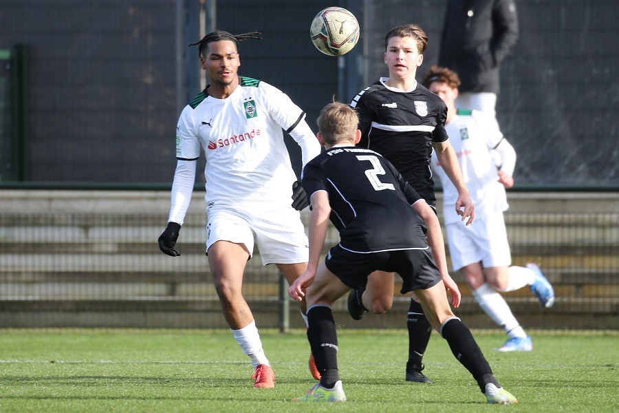 Borussia Mönchengladbach U19 vs. FSV Frankfurt U19 (2021/22)_31