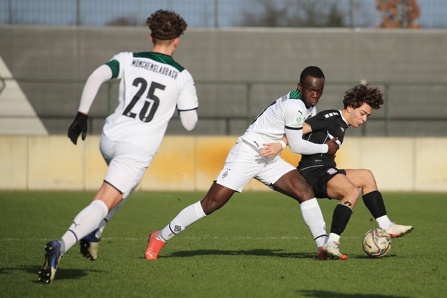 Borussia Mönchengladbach U19 vs. FSV Frankfurt U19 (2021/22)_32
