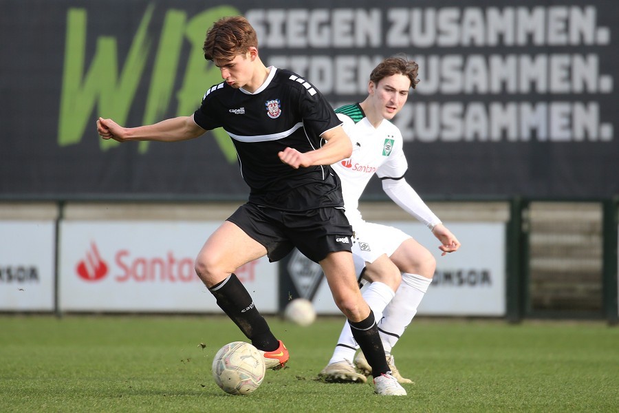 Borussia Mönchengladbach U19 vs. FSV Frankfurt U19 (2021/22)_9